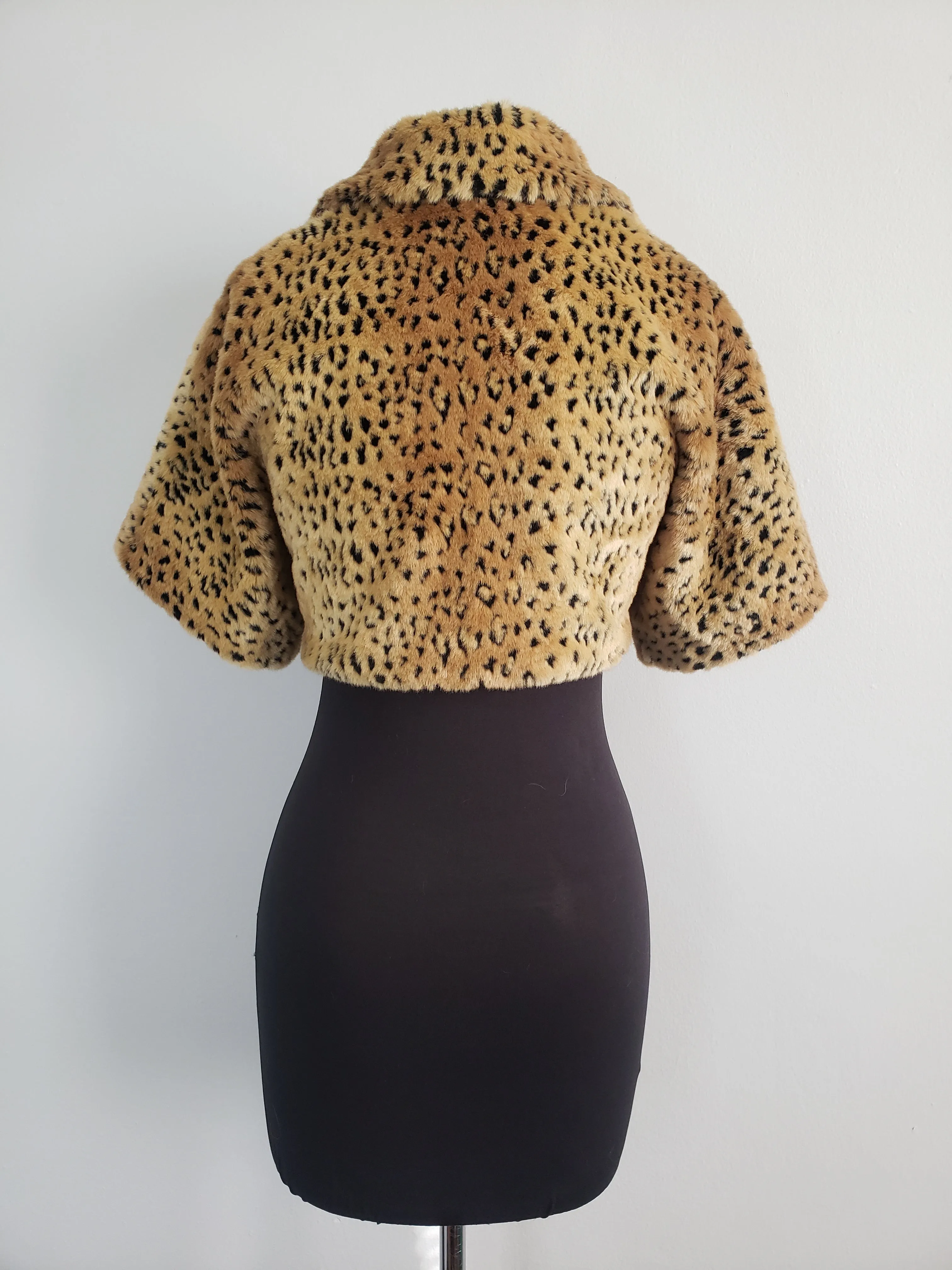 Anita Bolero in Leopard