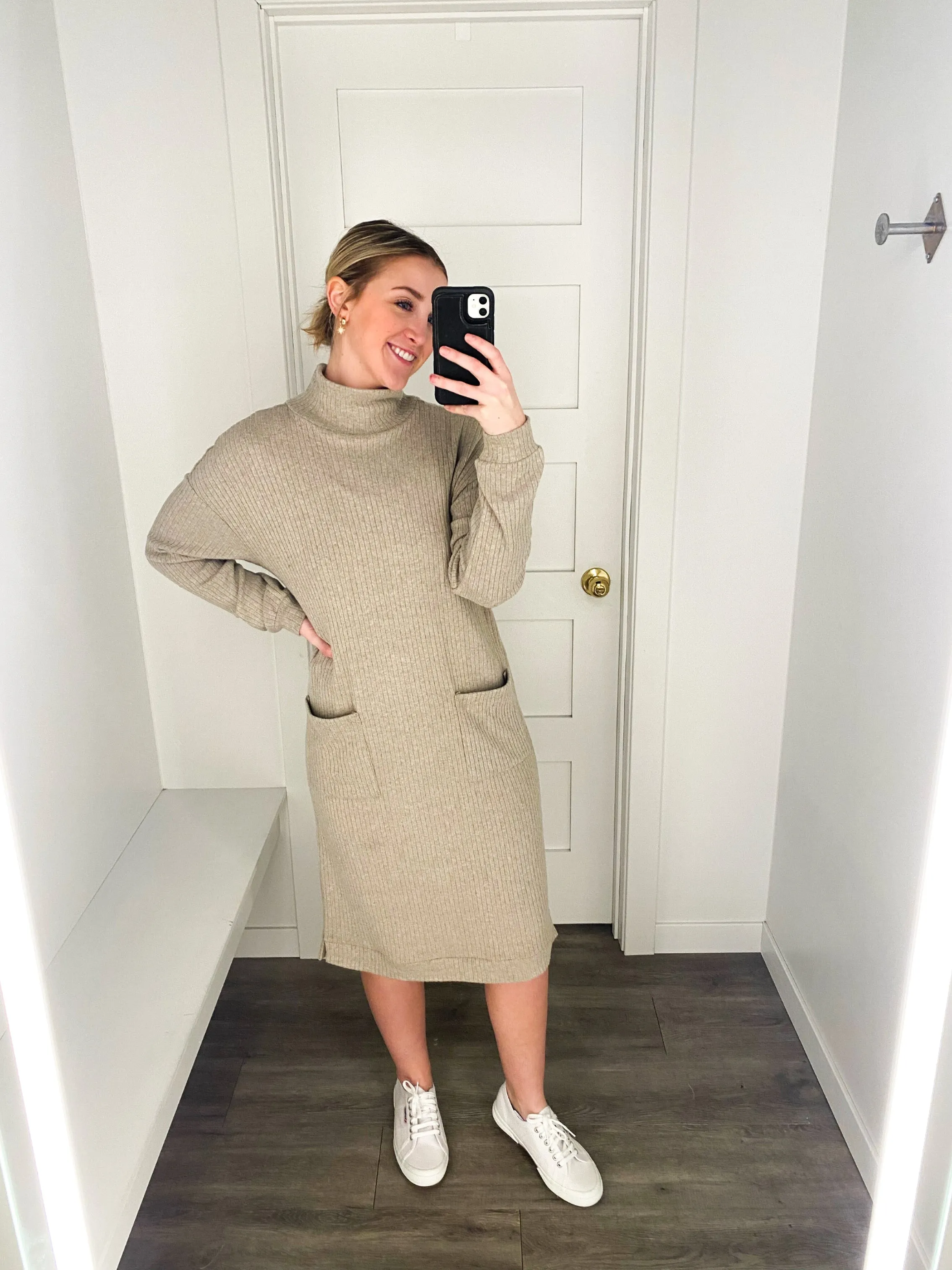 BB Dakota Melt Mountain Dress
