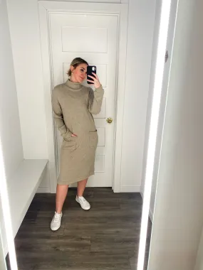 BB Dakota Melt Mountain Dress