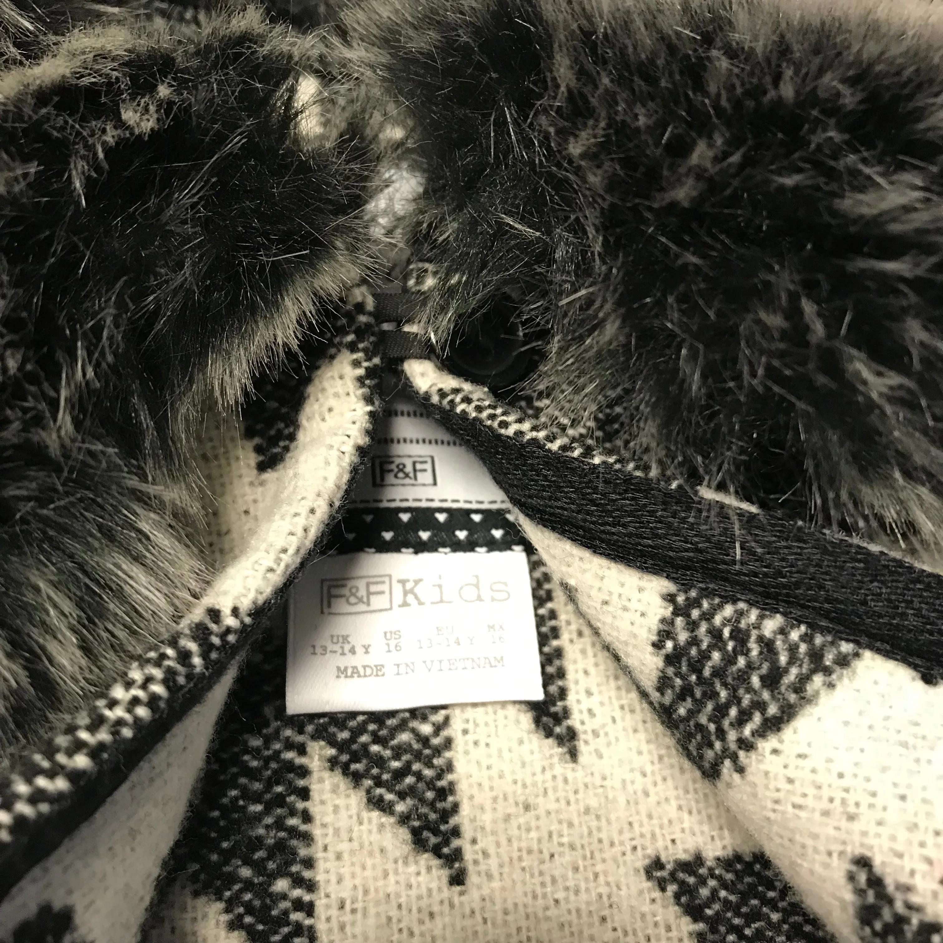 F&F Grey and White Patter Knitted Poncho Age 13