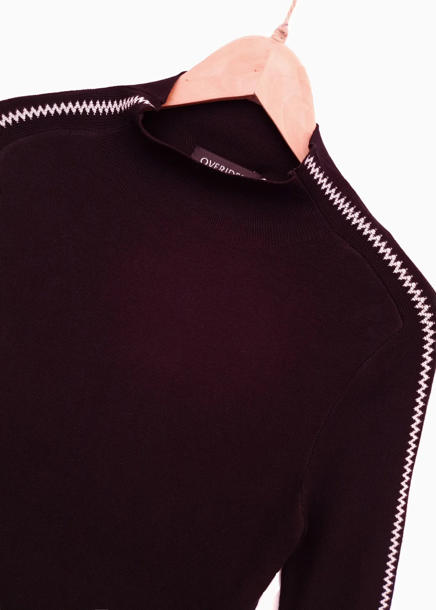 LUCA | Zig Zag Pullover | Black