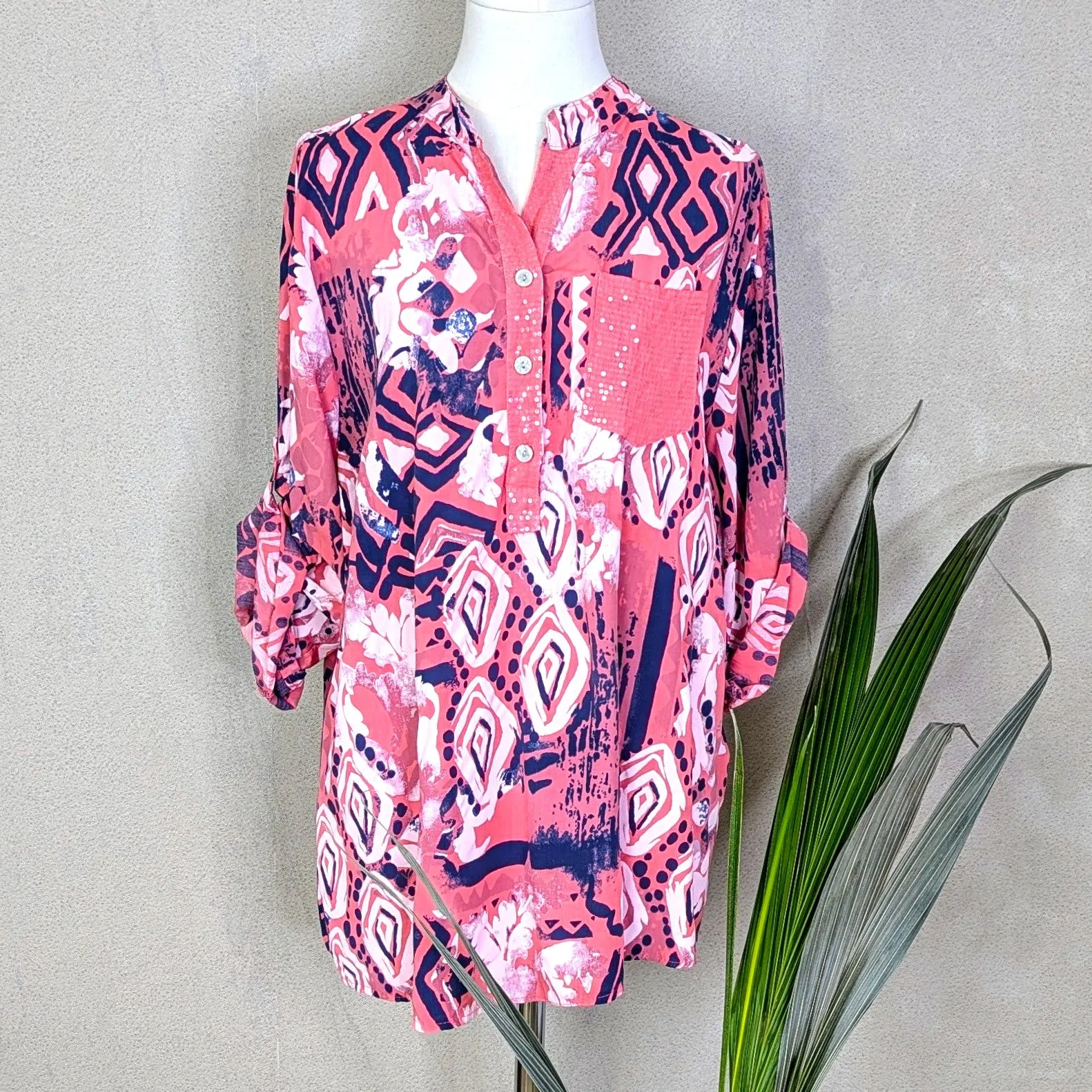 Random print viscose shirt with subtle sequin pocket (M)